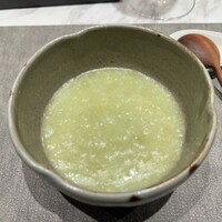 ON the TABLE CHINESE - 