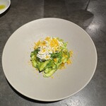 イナカーザ - 色鮮やか｡菜葉のソースのパスタ｡上にはしらすと自家製カラスミ｡菜の花みたいな彩り｡