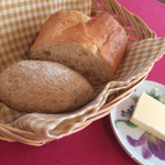 アルカション - ライ麦パンとバゲット