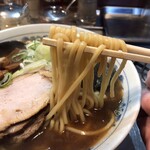 滝野川 大勝軒 - 「中華そば」（1,200圓）の麺アップ。