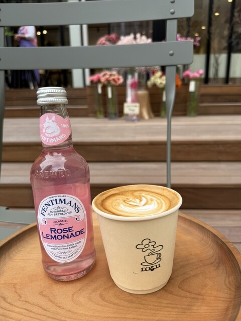 roku flowers and coffee photo 3