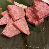 焼肉 しゃぶしゃぶ 石田屋。 北野坂店 - 