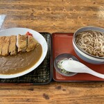 更科本店 - カツカレーとかけそばです。