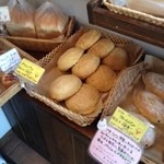 パテスリーアンドベーカリープチラパン - 