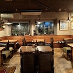レストラン牛車 - レトロな店内