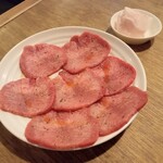 ホルモン屋 雷神 - 切り落しタン