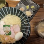 Tokyo Style Noodle ほたて日和 - 『特製』帆立の昆布水つけ麵　黒　上から