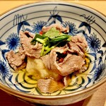 宿酒 きんきん - 黒毛和牛の肉じゃが1,000円