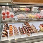 シャンドワゾー - ▪ショーケース