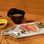 手酌割烹 てら田 - 赤酢の握り寿司・浅利味噌汁