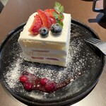 グッドモーニングカフェ - 季節フルーツのショートケーキ