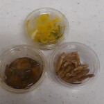 八百与 - 茄子の辛子和え、胡瓜べったら漬け、わかさぎ(ピリ辛)。一個100円均一でしたから色々かってしまいました。