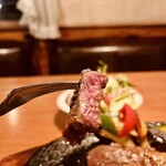 レストラン牛車 - レアな焼き加減