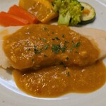 キッチン ブルー グローブ - 正面から、オマールビスクの彩りが、良いですね