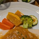 キッチン ブルー グローブ - 備え付け野菜のアップ