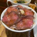 キッチン ブルー グローブ - 何時もより、大きめなローストビーフ