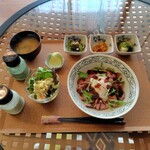 kitchen AZ - ローストビーフ丼