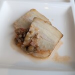 シェフズ ライブ キッチン - 塩漬け豚バラ肉のグリルとレンズ豆煮込み