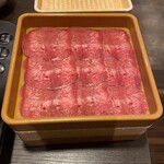 しゃぶ葉 広島本通店 - 少し小ぶりな牛タン