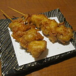 本まぐろと名古屋飯 花かるた - 揚物：まぐろと筍の串揚げ。