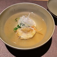 MOTO TOKYO - 前菜、何かの真薯。