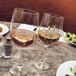 グラスコート - ロゼとシャルドネでカンパーイ