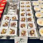 グラスコート - 牛タン、ピクルス、モッツァレラチーズ