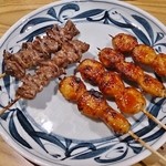 居酒屋鳥幸 - はつ二本（250円）、つくね四本（500円）
