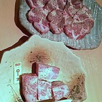 ギュウガテイ - 2014・7上・牛タン塩　　　　　　　下・ロース（サービス品）