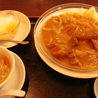 廣東飯店 - “豚バラ肉の柔らか煮カレー”700円　火曜日ランチ限定