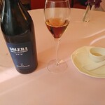 シェムラブルリス - チーズとのペアリング　ブランデーに近い味だが、アルコール分が少なく、チーズの味を殺さず、リセットしてくれる。