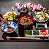 【特選赤身肉+和牛極上サーロイン】ひつまぶしMIX御膳
