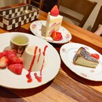 創作料理Ryota  - ・愛知県苺のショートケーキ
      ・ローストピスタチオのバスクチーズケーキ
      ・グリーンコーヒーのパンナコッタ朝摘みオリーブオイルのソース