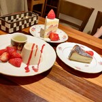 創作料理Ryota  - ・愛知県苺のショートケーキ
      ・ローストピスタチオのバスクチーズケーキ
      ・グリーンコーヒーのパンナコッタ朝摘みオリーブオイルのソース