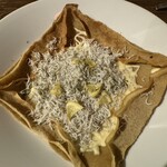 蕎麦粉食堂 Buckwheat - シラスとレモンのガレット
            →生地が甘め？さっぱりしてますがまずまず。
            