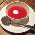 スパイスカフェ - ビーツのスープ(2009年クリスマスディナー)