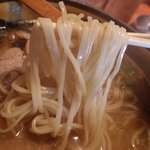 はぐるま - ラーメンの方が若干細めですがコシは強いです