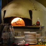タケル クインディチ - 薪窯が圧巻