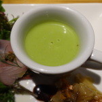 タケル クインディチ - 前菜盛り合わせ・グリンピースのポタージュ