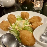 雅苑酒家 本店 - カニの爪揚げ 