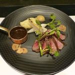 十勝川温泉 三余庵 - 〈肉料理〉十勝産黒毛和牛ロース炭火焼　マッシュポテトとマスタードのソース　クレソン　筍　ミニ大根