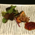 十勝川温泉 三余庵 - 〈魚料理〉函館産本鱒・フォアグラ・セロリ・ベビーリーフ・ぽんずゼリー・ピンクペッパー