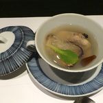 十勝川温泉 三余庵 - 〈椀物〉浅蜊・蛤・鮑・焼きふきのとう・針葱