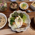 ウカ ファーム テーブル - 