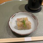 鮨 弥さか - カニのゼリー寄せ