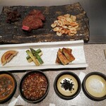 日比谷 モンシェルトントン - 熊本県産の和王のサーロイン、ガーリックチップ、焼野菜、鉄板焼のタレと胡椒、岩塩です。