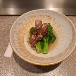 日比谷 モンシェルトントン - 兵庫県産のほたるいかを使用した前菜です。