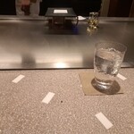 日比谷 モンシェルトントン - カウンター席です。