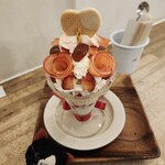 cafe days - 後ろ姿も美しいパフェです！＼(^^)／