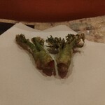 秋田 てんぷら みかわ - ④タラノメ